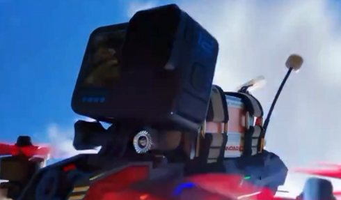 Perspektif pertama MANTA5 Pro melompati sawah